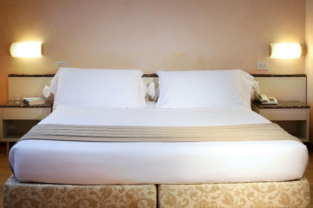 Hotel Rosabianca Rimini Extérieur photo
