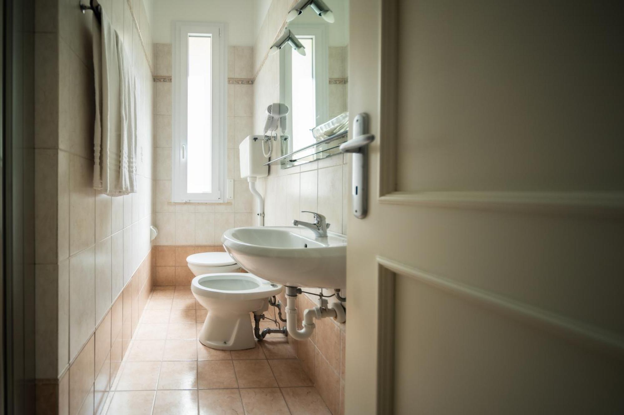 Hotel Rosabianca Rimini Extérieur photo