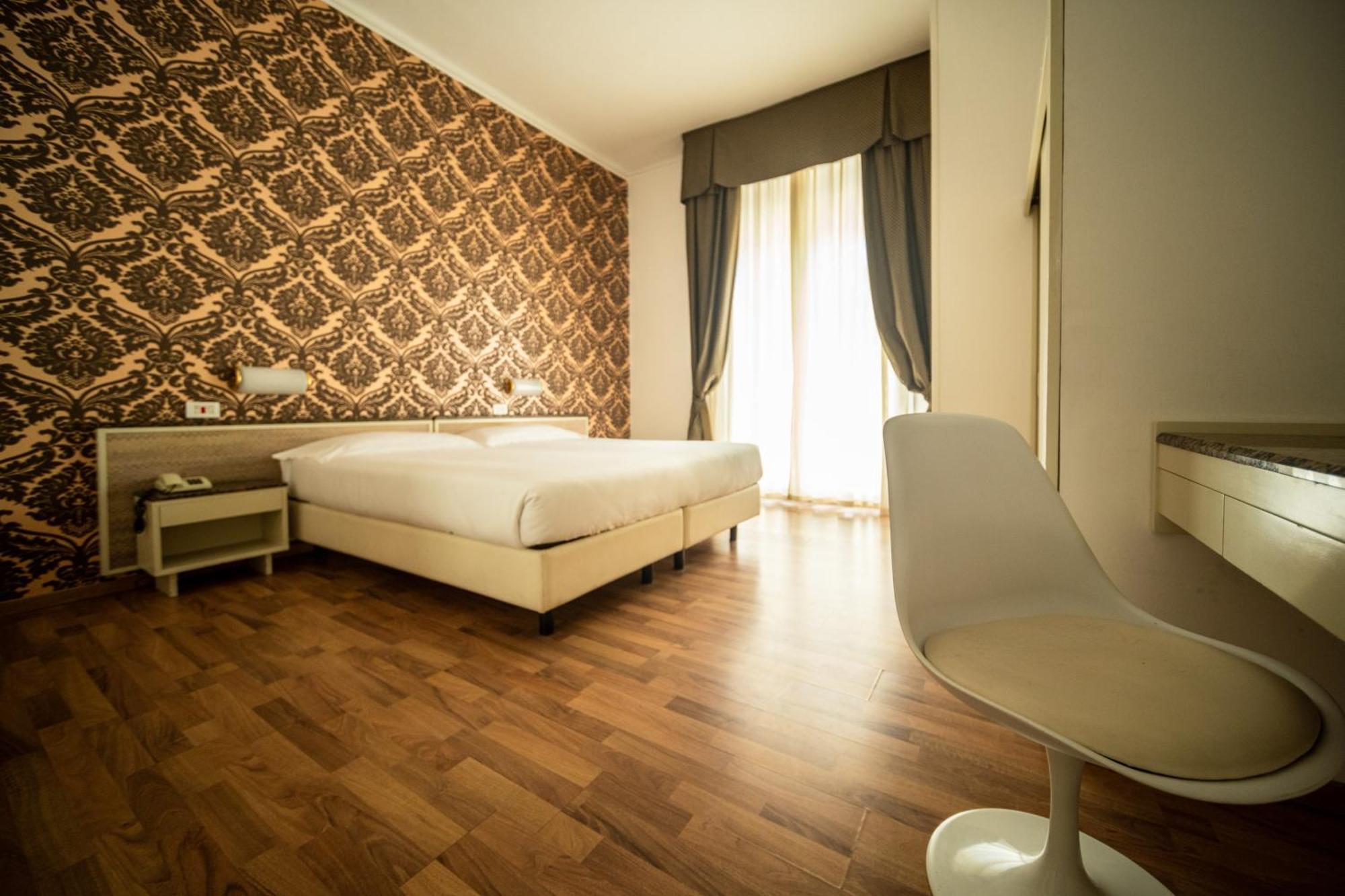 Hotel Rosabianca Rimini Extérieur photo