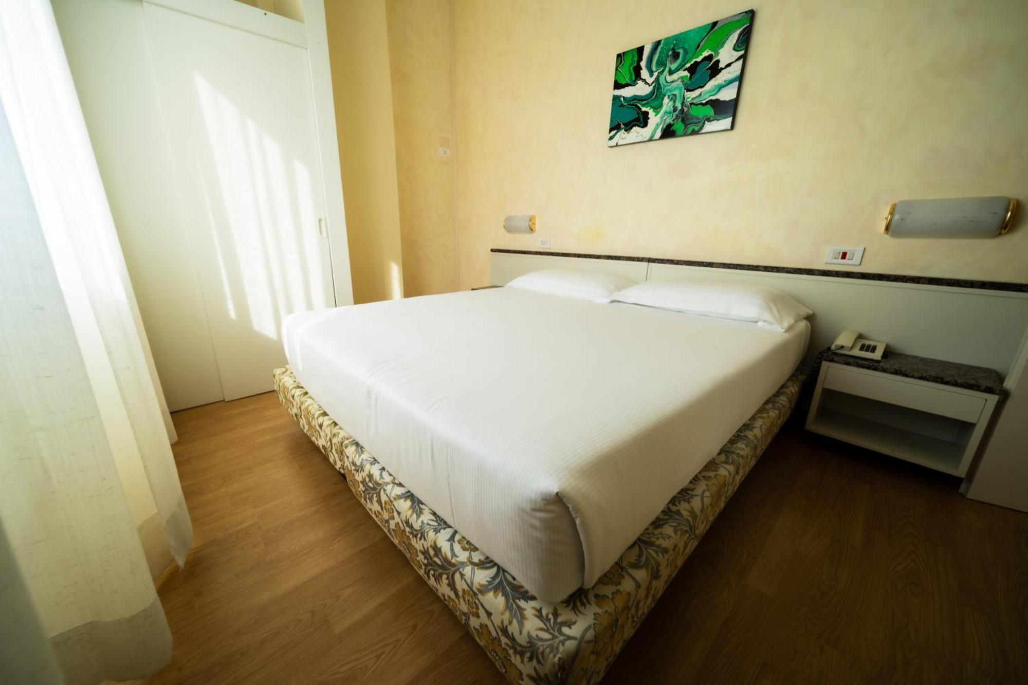 Hotel Rosabianca Rimini Extérieur photo