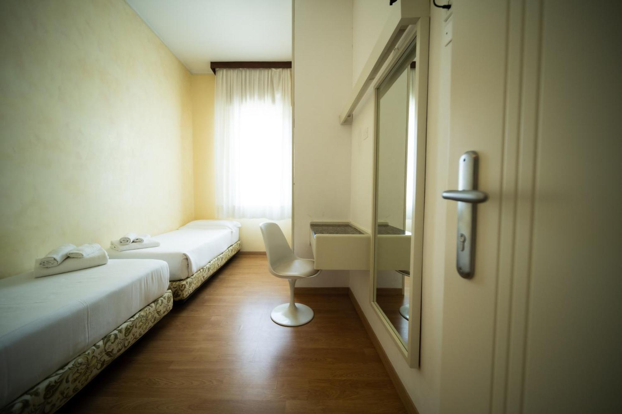 Hotel Rosabianca Rimini Extérieur photo