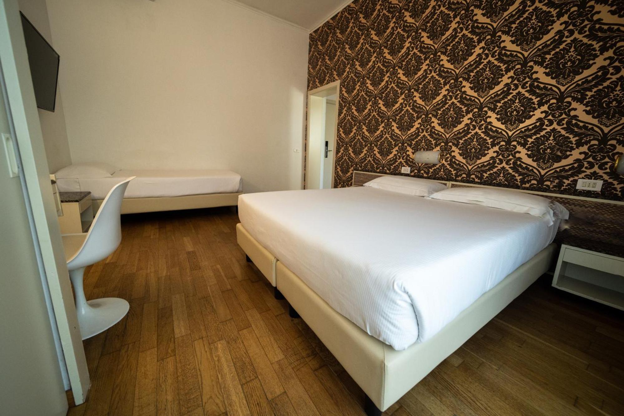 Hotel Rosabianca Rimini Extérieur photo