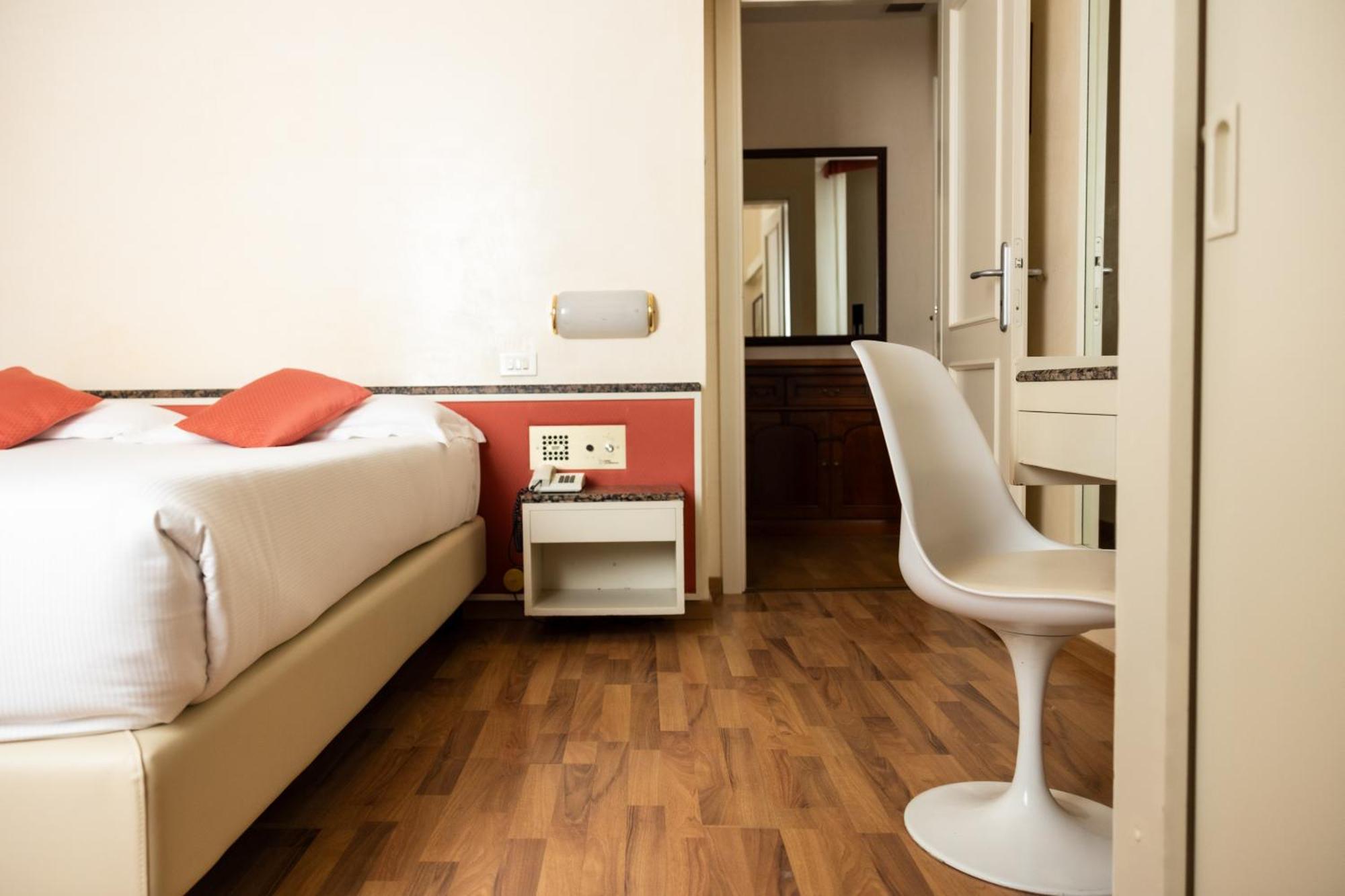 Hotel Rosabianca Rimini Extérieur photo