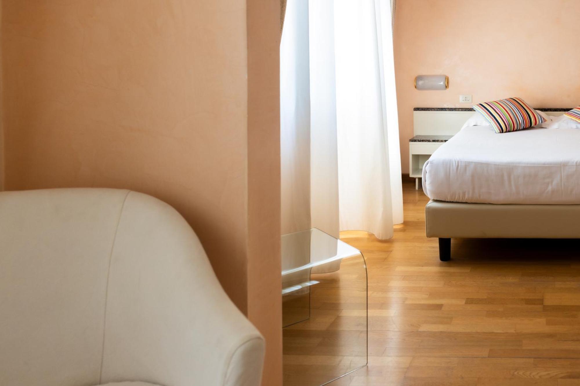 Hotel Rosabianca Rimini Extérieur photo