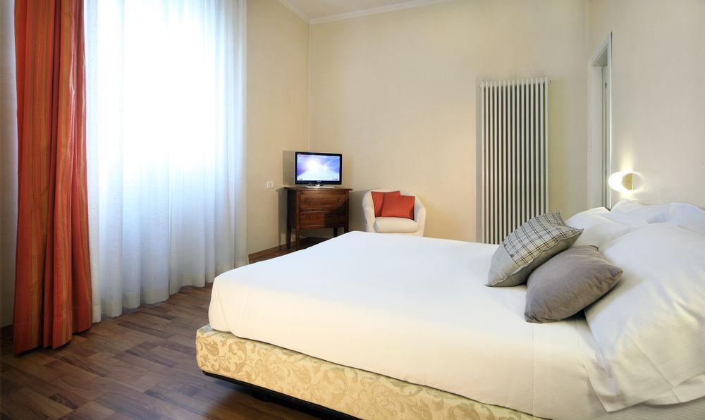 Hotel Rosabianca Rimini Extérieur photo