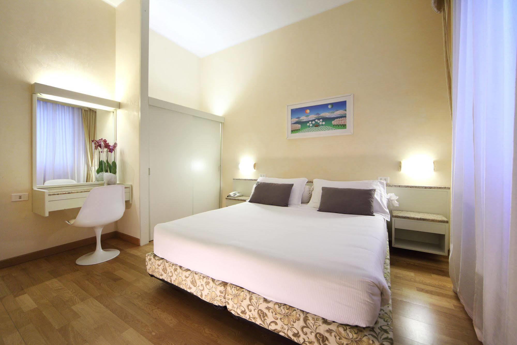 Hotel Rosabianca Rimini Extérieur photo